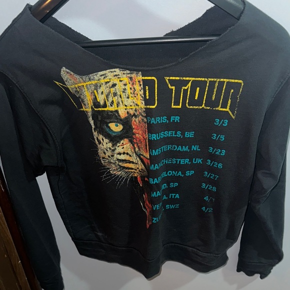 no brand Sweaters - Off-the-Shoulder Black Graphic Sweater